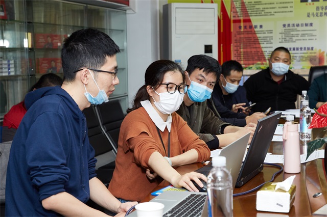 南宁市公安局新的开锁APP智能平台系统后台技术维护人员现场演示.jpg