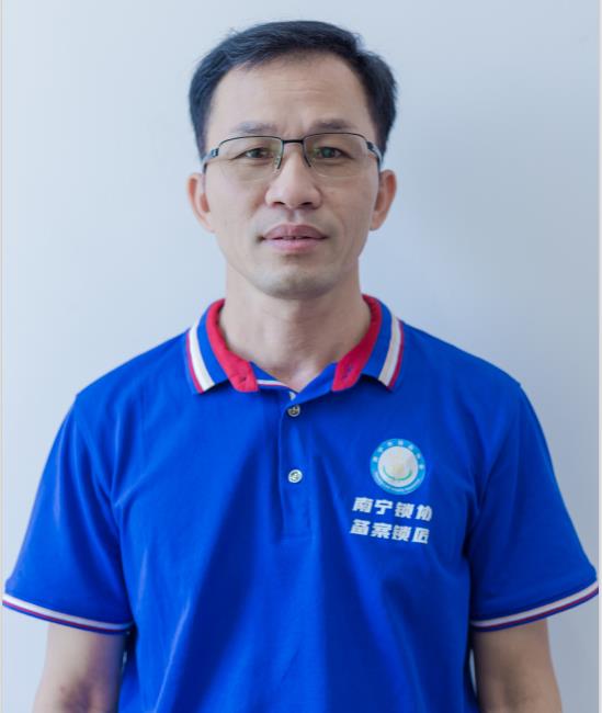 黄智   常务副会长