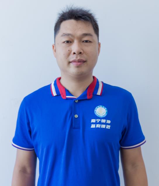 梁振学  常务副会长
